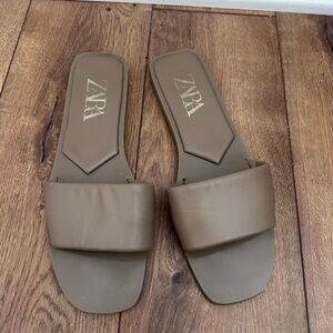 Zara slides